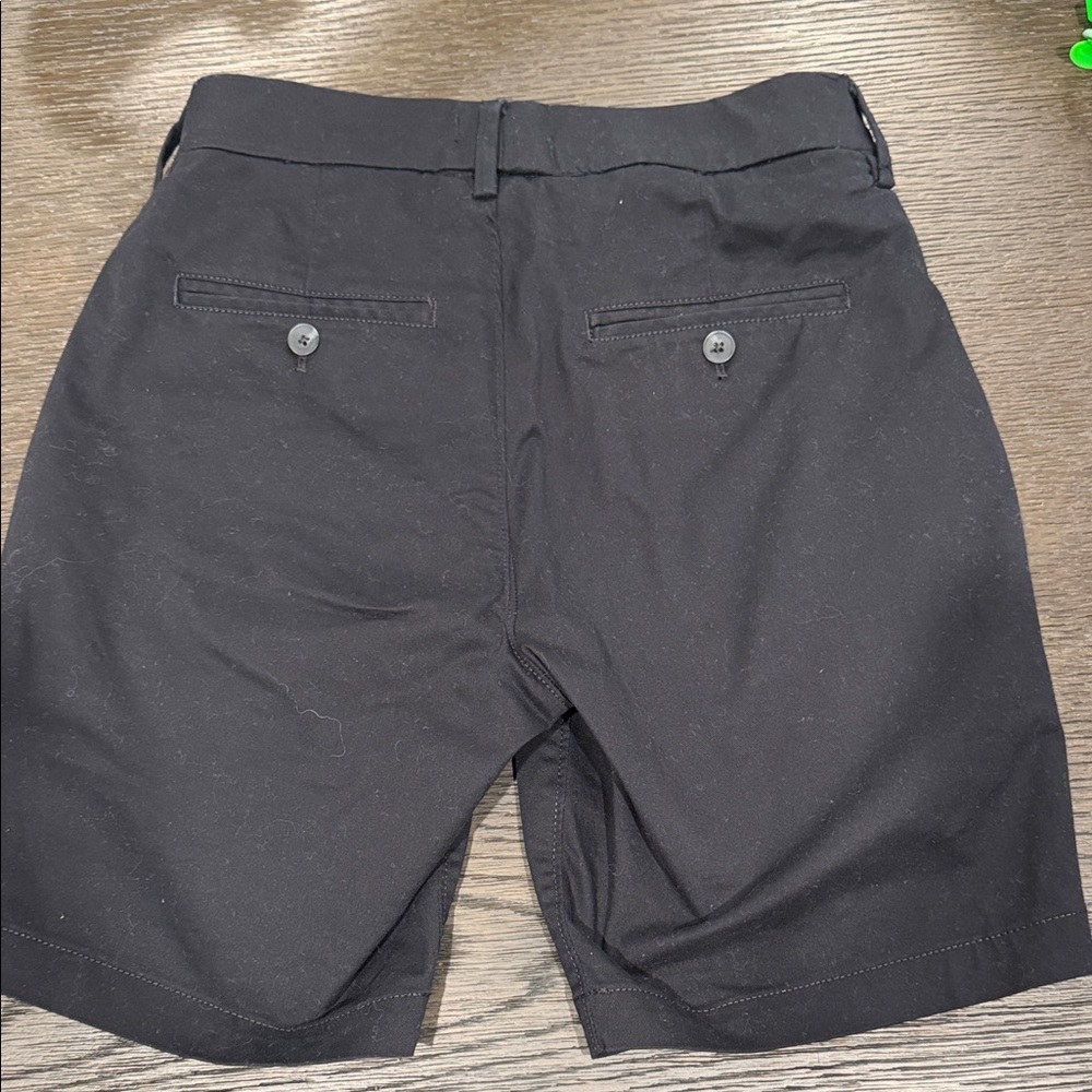 Express Men's Black Flat Front Shorts - Picture 4 of 6